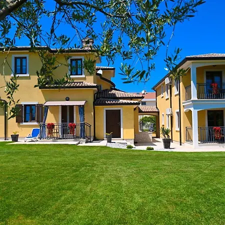 Teo Apartamento Funtana