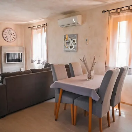 Teo Apartment